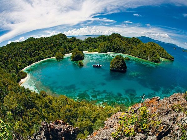 gam island raja ampat indonesia